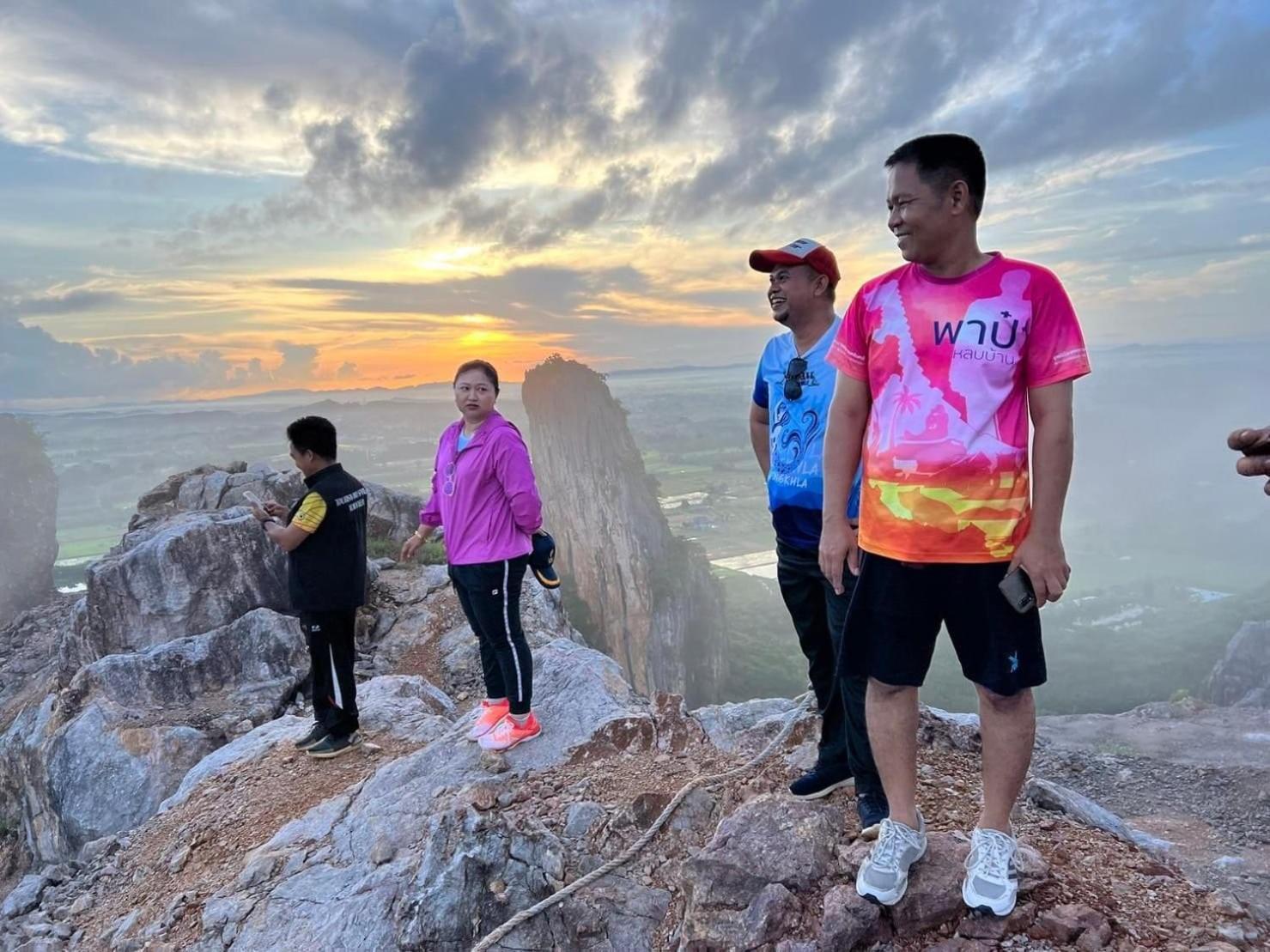 โฮมสเตย์บ้านนายสิงโตเขาคูหา Ban Khu Ha Nai Dış mekan fotoğraf